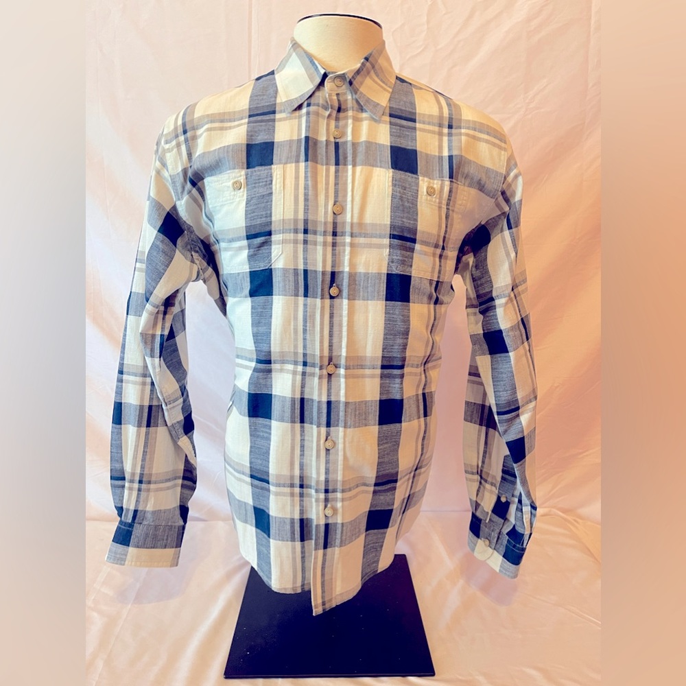 Wrangler western/Rodeo button up long sleeved flannel, size X-Large